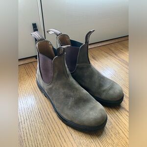 Blundstone Women’s Active Chelsea Boots Size 9 in Rustic Brown